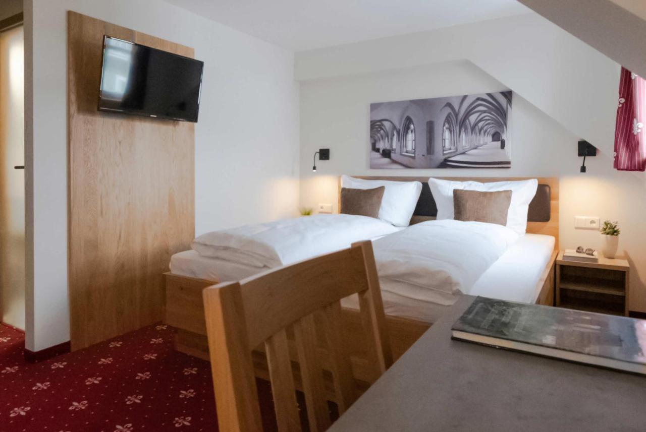 Klostergasthof Heidenheim - Hotel Garni エクステリア 写真