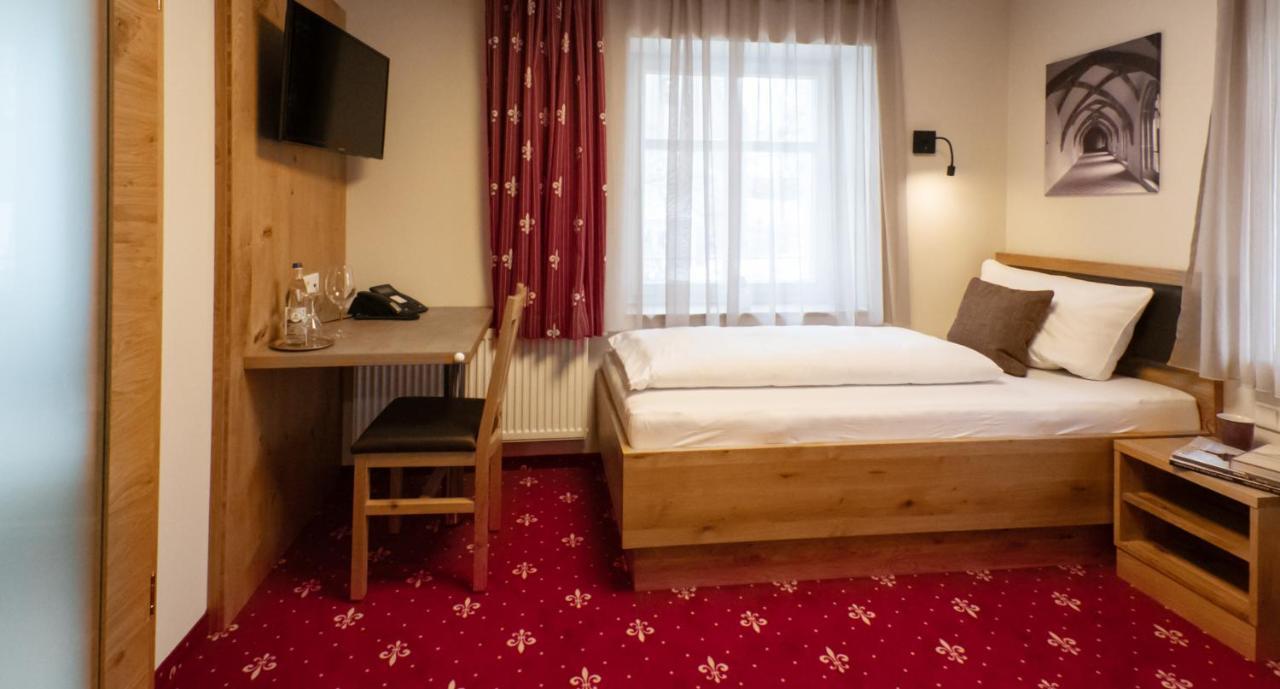 Klostergasthof Heidenheim - Hotel Garni エクステリア 写真